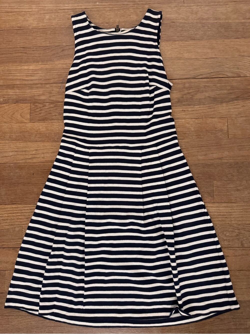 Ann Taylor LOFT Women's Black White Striped Knee Length Tank Dress - Size 0
b25